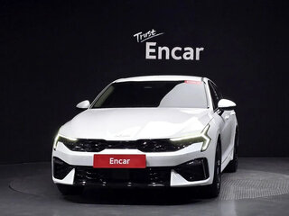 2024 Kia K5 III Рестайлинг, белый, 2545000 рублей, вид 2