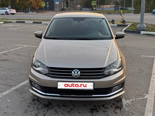 2015 Volkswagen Polo V Рестайлинг, бежевый, 800000 рублей, вид 1