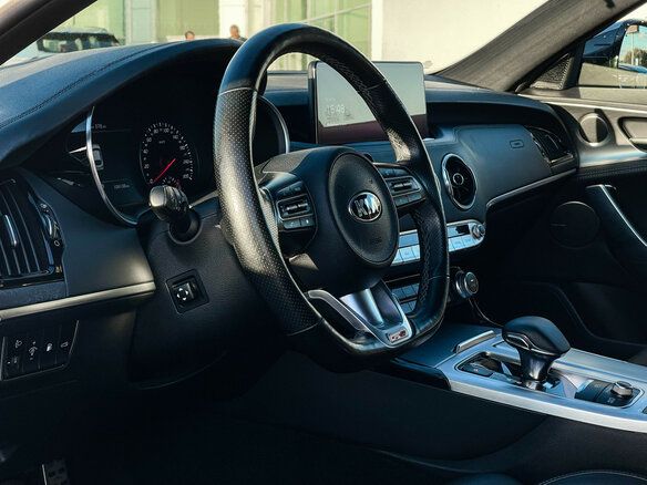2021 Kia Stinger I Рестайлинг, белый, 2799000 рублей - вид 12