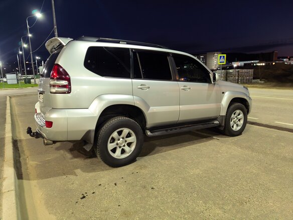 2008 Toyota Land Cruiser Prado 5-speed 120 Series Рестайлинг, серебристый, 2500000 рублей - вид 4