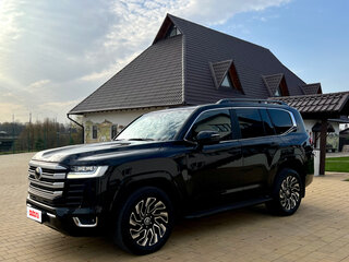 2023 Toyota Land Cruiser 300 Series, чёрный, 11150000 рублей, вид 2
