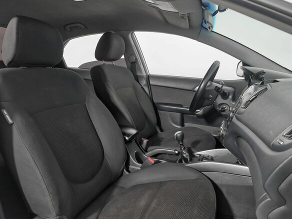 2011 Kia Cerato 5-speed II, белый, 555000 рублей - вид 9
