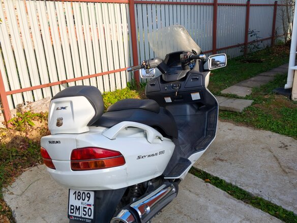 2010 Suzuki Burgman (SkyWave) 650, белый, 390000 рублей - вид 4