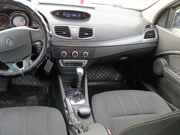 2015 Renault Fluence I Рестайлинг, белый, 450000 рублей - вид 10