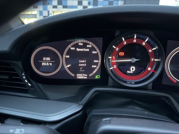 2020 Porsche 911 Carrera S VIII (992), серебристый, 11000000 рублей - вид 15