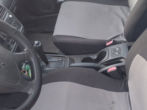 2001 Mitsubishi Carisma I Рестайлинг, серебристый, 310000 рублей - вид 6