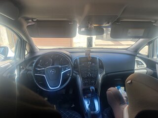 2012 Opel Astra J Рестайлинг, белый, 1150000 рублей, вид 4