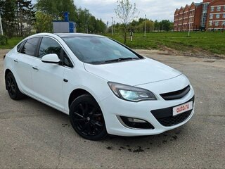 2013 Opel Astra J Рестайлинг, белый, 1070000 рублей, вид 3
