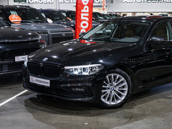 2019 BMW 5 серии 520d xDrive VII (G30/G31/G38), чёрный, 3389700 рублей - вид 1