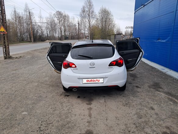 2011 Opel Astra J, белый, 480000 рублей - вид 4