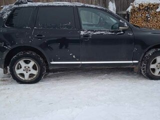 2008 Volkswagen Touareg I Рестайлинг, чёрный, 680000 рублей, вид 3