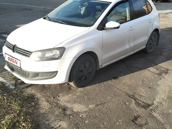 2011 Volkswagen Polo V, белый, 750000 рублей