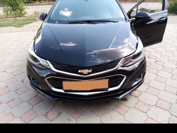 2018 Chevrolet Cruze II, чёрный, 1600000 рублей - вид 1