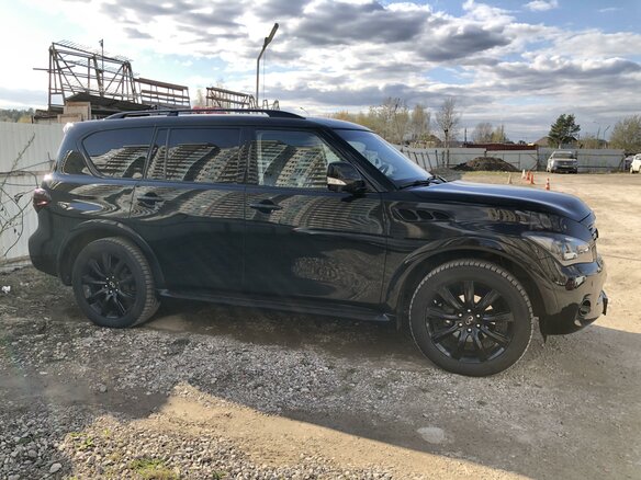2013 Infiniti QX80 I, чёрный, 2250000 рублей - вид 1