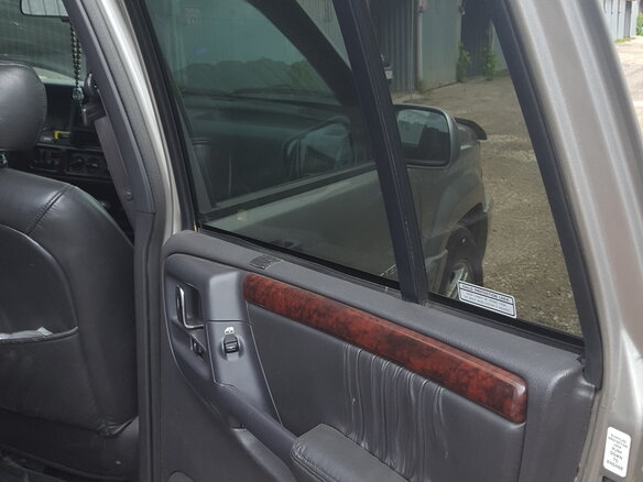 1997 Jeep Grand Cherokee I (ZJ) Рестайлинг, серебристый - вид 18