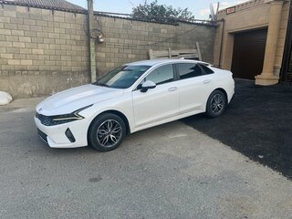 2020 Kia K5 III, белый, 2400000 рублей, вид 1