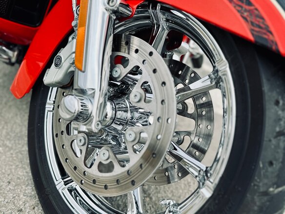 2016 Harley-Davidson CVO, красный, 1900000 рублей - вид 17