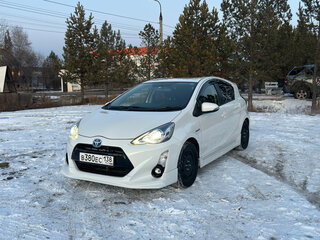 2015 Toyota Aqua I Рестайлинг, белый, 1050000 рублей, вид 3