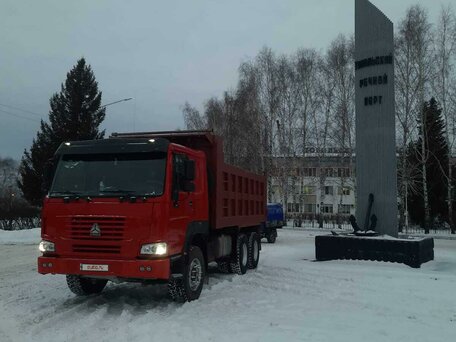 2011 Sinotruk Howo Прочие Кабины, красный, 2050000 рублей, вид 2