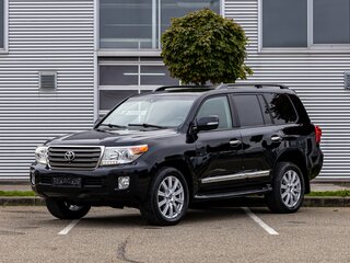 2013 Toyota Land Cruiser 200 Series Рестайлинг 1, чёрный, 2895000 рублей, вид 1