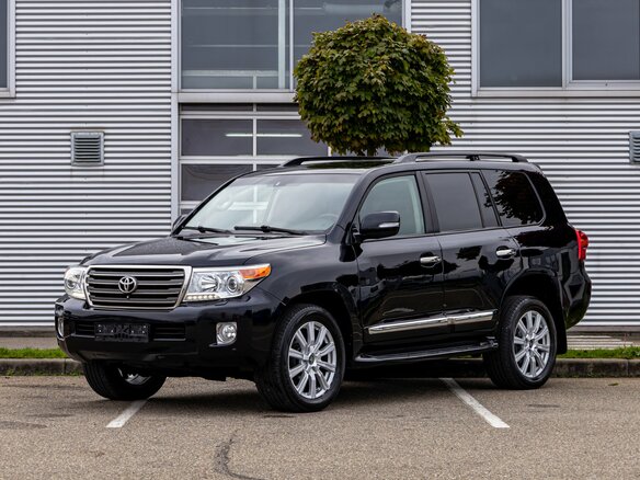 2013 Toyota Land Cruiser 200 Series Рестайлинг 1, чёрный, 2895000 рублей