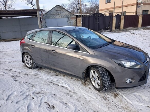 2011 Ford Focus III, коричневый, 1000000 рублей - вид 5