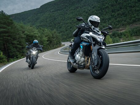 2026 CFMoto 675NK, серый, 744900 рублей, вид 4