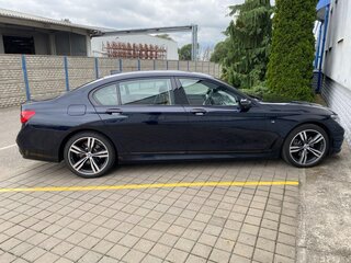 2015 BMW 7 серии Long 730Ld xDrive VI (G11/G12), чёрный, 3927264 рублей, вид 3