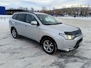 2013 Mitsubishi Outlander III, серебристый, 1649000 рублей, вид 3