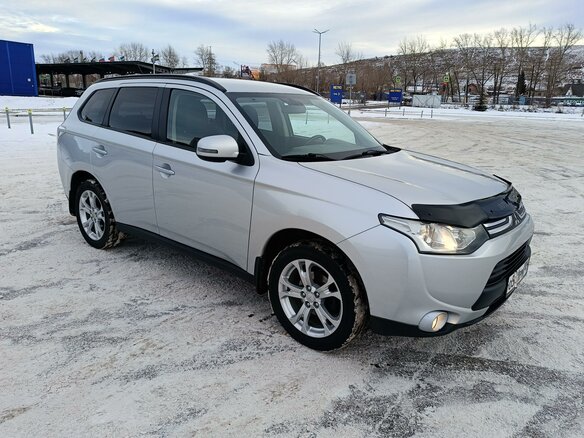 2013 Mitsubishi Outlander III, серебристый, 1649000 рублей - вид 2