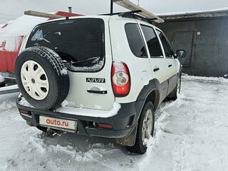2016 Chevrolet Niva I Рестайлинг, белый, 790000 рублей, вид 3