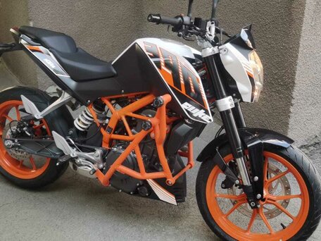 2014 KTM 390 Duke, белый, 449000 рублей, вид 2