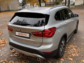 2021 BMW X1 28i sDrive II (F48) Рестайлинг, серебристый, 3370000 рублей, вид 4