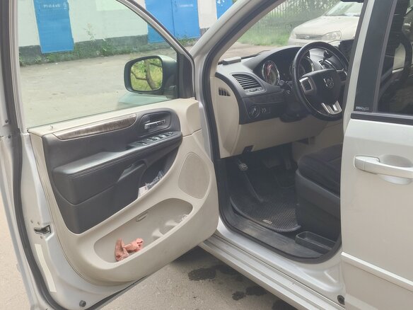 2011 Dodge Caravan Grand V, серый, 1349999 рублей - вид 26