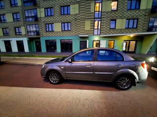 2011 Kia Rio II Рестайлинг, серый, 700000 рублей, вид 4