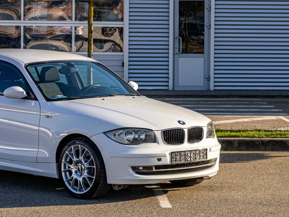 2008 BMW 1 серии 116i I (E81/E82/E87/E88) Рестайлинг, белый, 895000 рублей - вид 7