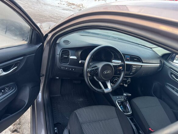 2017 Kia Rio IV, коричневый, 1250000 рублей - вид 9