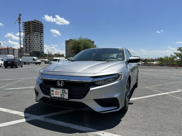 2019 Honda Insight III, серебристый, 1850000 рублей - вид 4