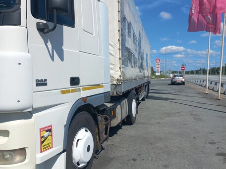 2004 DAF XF 95, белый, 2300000 рублей, вид 2