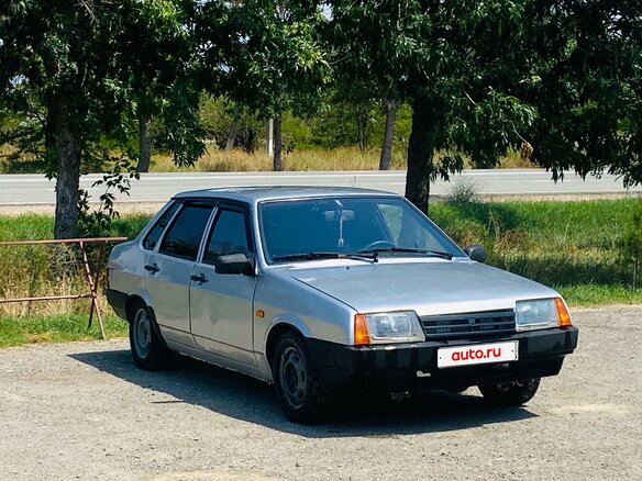 2002 Lada (ВАЗ) 21099, серебристый - вид 2