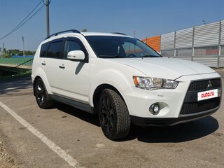 2011 Mitsubishi Outlander II Рестайлинг, белый, 1050000 рублей, вид 4