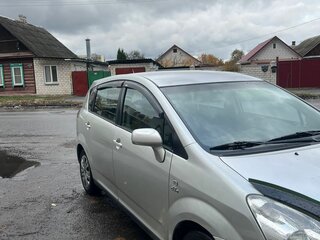 2004 Toyota Corolla Verso I Рестайлинг, серебристый, 450000 рублей, вид 3