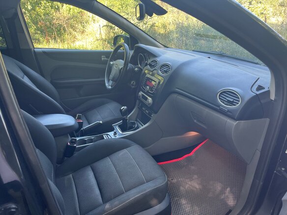 2008 Ford Focus II Рестайлинг, чёрный, 550000 рублей - вид 4