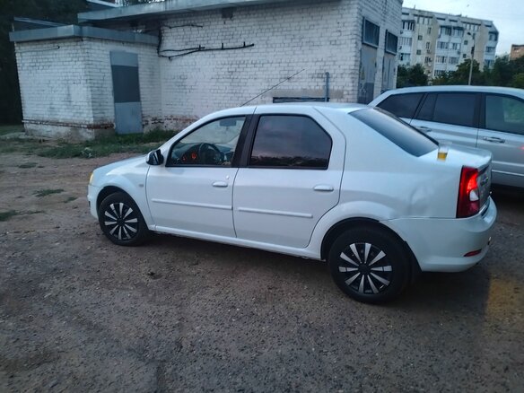 2011 Renault Logan I Рестайлинг, белый, 570000 рублей - вид 13