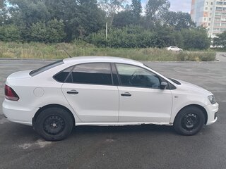 2015 Volkswagen Polo V Рестайлинг, белый, 750000 рублей, вид 3