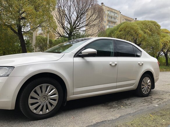 2014 Skoda Octavia III (A7), белый, 1500000 рублей - вид 4