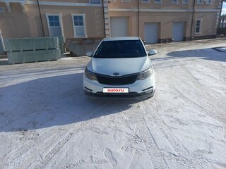 2016 Kia Rio III Рестайлинг, белый, 580000 рублей, вид 1