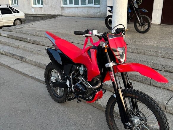 2025 Motoland XR300, красный, 150000 рублей - вид 2