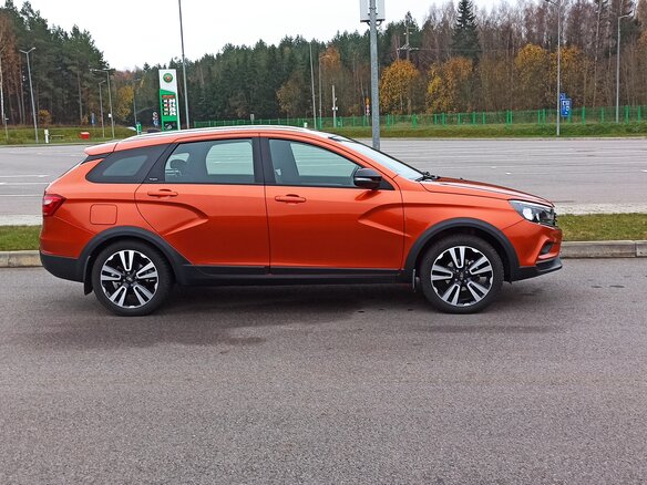 2021 Lada (ВАЗ) Vesta SW Cross I, оранжевый, 1615000 рублей - вид 6