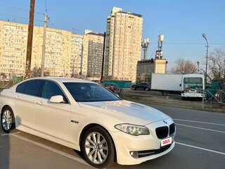 2011 BMW 5 серии 525d xDrive VI (F10/F11/F07), белый, 2000000 рублей, вид 4
